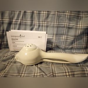 Pampered Chef citrus press